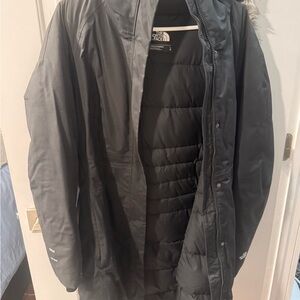 The North Face Women’s Arctic Down Parka Black